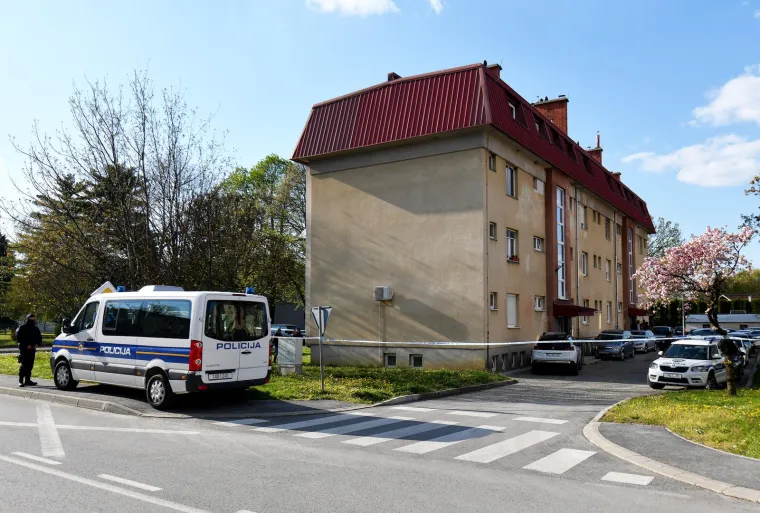 Policija obavlja očevid u domu u kojem je policajac ubio partnericu, također policajku, a potom presudio sebi