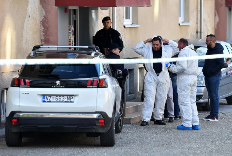 Policija obavlja očevid u domu u kojem je policajac ubio partnericu, također policajku, a potom presudio sebi