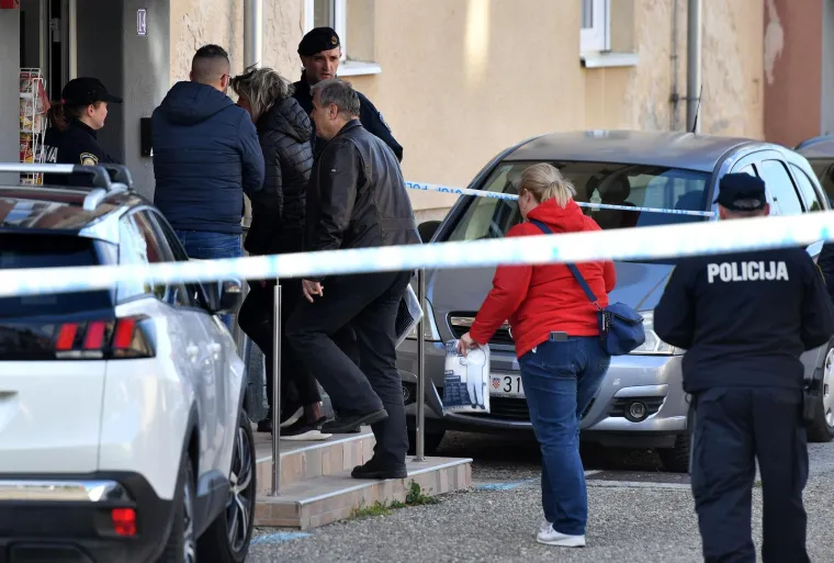 Policija obavlja očevid u domu u kojem je policajac ubio partnericu, također policajku, a potom presudio sebi
