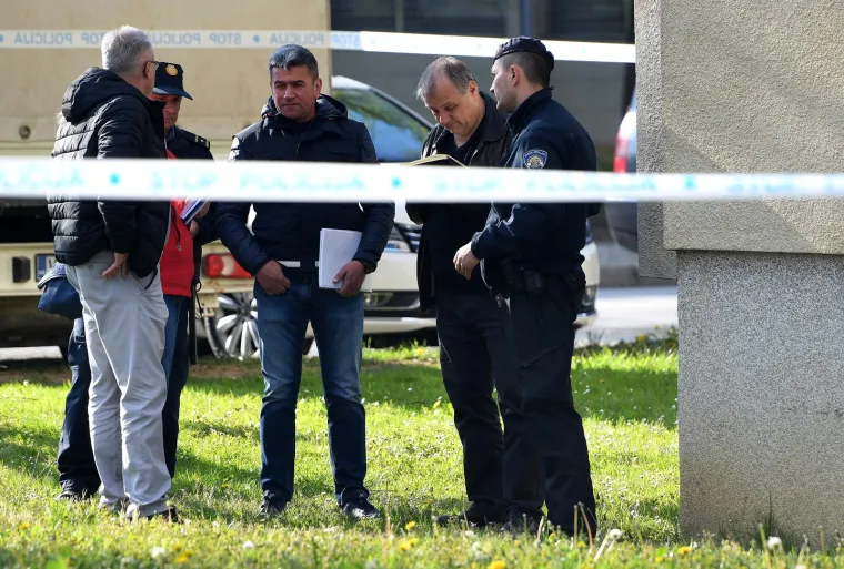 Policija obavlja očevid u domu u kojem je policajac ubio partnericu, također policajku, a potom presudio sebi