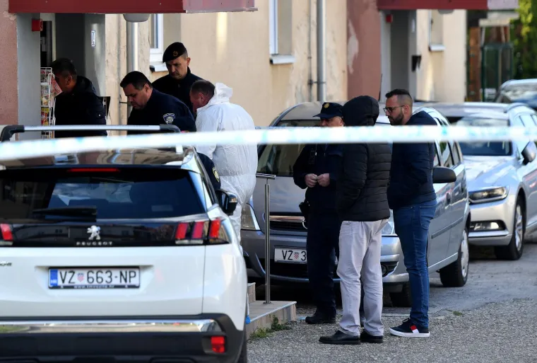 Policija obavlja očevid u domu u kojem je policajac ubio partnericu, također policajku, a potom presudio sebi