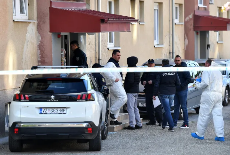 Policija obavlja očevid u domu u kojem je policajac ubio partnericu, također policajku, a potom presudio sebi