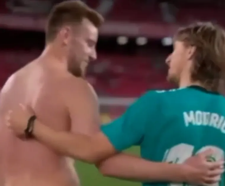 Rakitić i Modrić nakon derbija odu&scaron;evili fanove, pogledajte kako je izgledao njihov susret