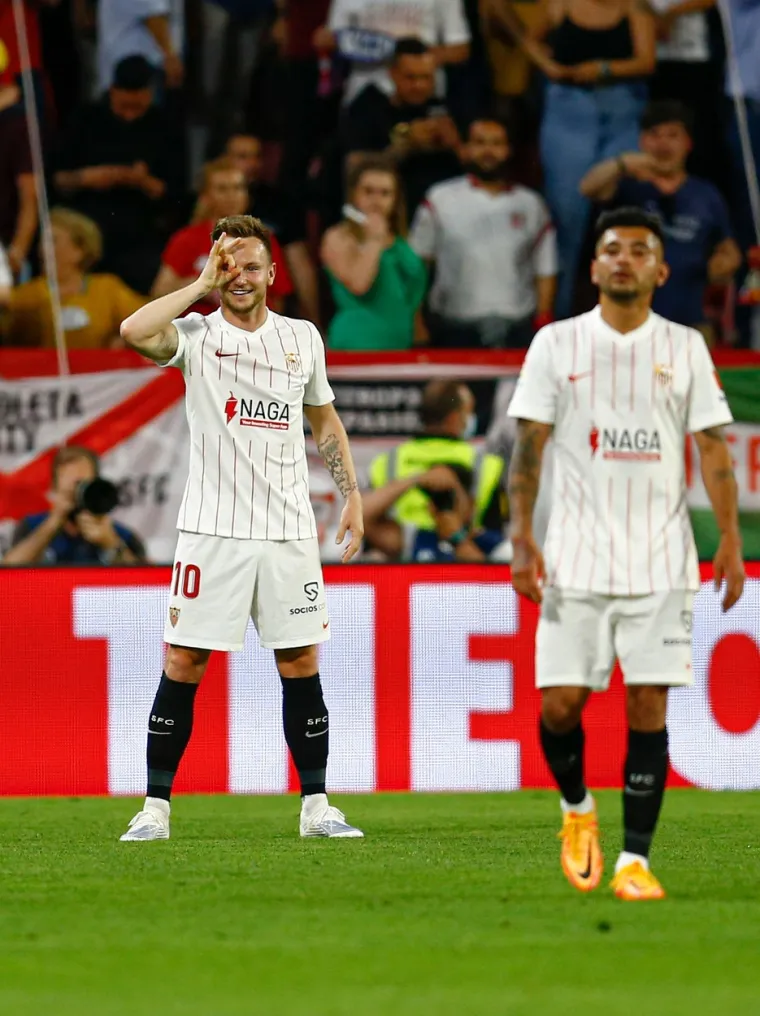 Rakitić i Modrić nakon derbija odu&scaron;evili fanove, pogledajte kako je izgledao njihov susret