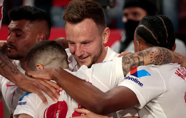 Rakitić i Modrić nakon derbija odu&scaron;evili fanove, pogledajte kako je izgledao njihov susret