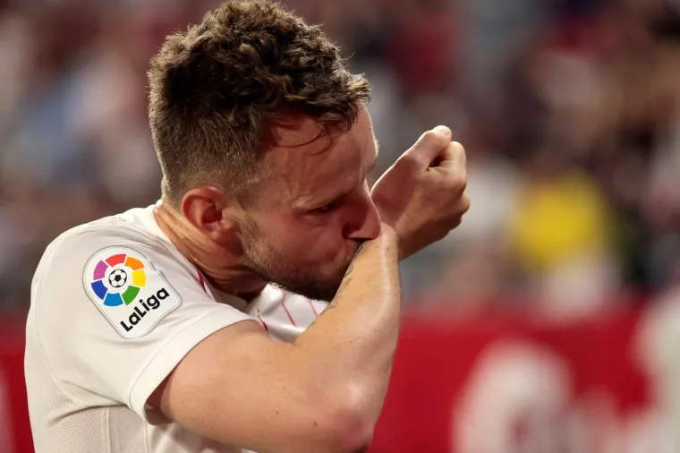 Rakitić i Modrić nakon derbija odu&scaron;evili fanove, pogledajte kako je izgledao njihov susret