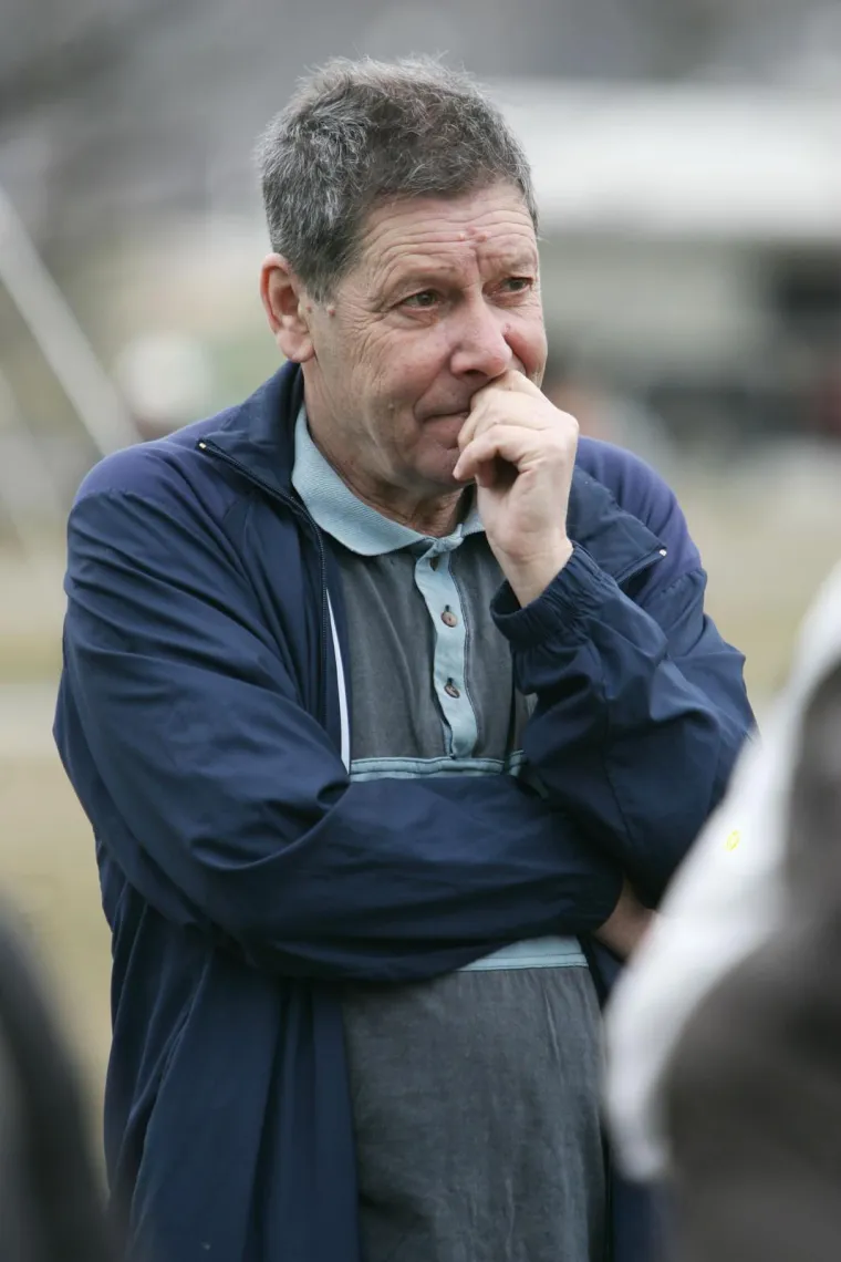 Velike uloge obilježile su njegovu glumačku karijeru. Igrao je ideal borca NOB-e u &quot;Zasedi&quot; Živojina Pavlovića; &quot;beckettovskog&quot; junaka u iščekivanju u filmu &quot;Idu dani&quot;; Fadila Hadžića, prigradskog marginalca u filmu &quot;Kužiš stari moj&quot; Vanče Kljakovića; usamljenog intelektualca u &quot;Ritmu zločina&quot; i &quot;Čovjeku koji je volio sprovode&quot;. 