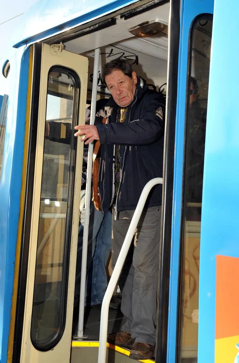 Nakon Ivičine smrti, Gordana je o njemu odlučila napisati i monografiju: &quot;Trebala mi je Ivičina blizina, na bilo koji način, to me je smirivalo. Polako je sazrijevala i misao da je Ivičinu ostavštinu važno sačuvati, prije svega za našu obitelj, pa onda, možda, i za društvo u kojemu je živio&quot;, priznala je. 