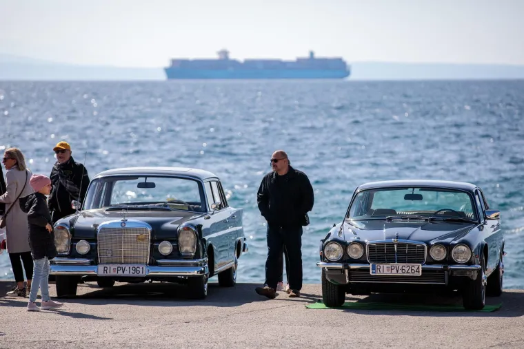 Oldtimeri na opatijskom kupalištu Slatina oduševili posjetitelje: Pogledajte ove uglancane limene ljubimce