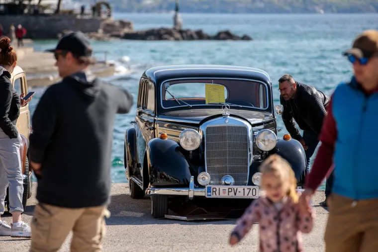 Oldtimeri na opatijskom kupalištu Slatina oduševili posjetitelje: Pogledajte ove uglancane limene ljubimce