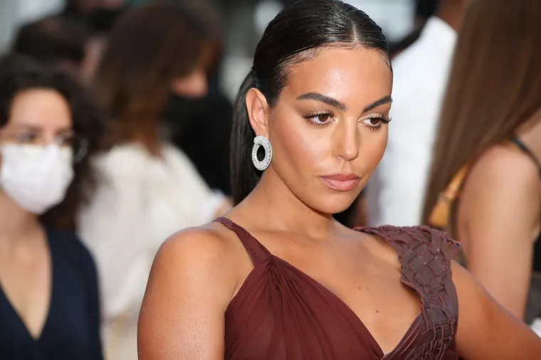 Slavni Cristiano Ronaldo i Georgina Rodriguez imali težak život. Nije im bilo lako, a sad su ostali bez sinčića