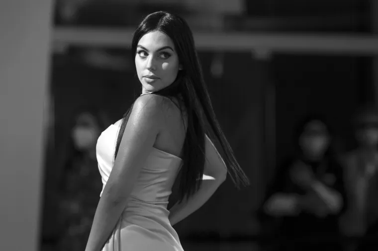 Slavni Cristiano Ronaldo i Georgina Rodriguez imali težak život. Nije im bilo lako, a sad su ostali bez sinčića