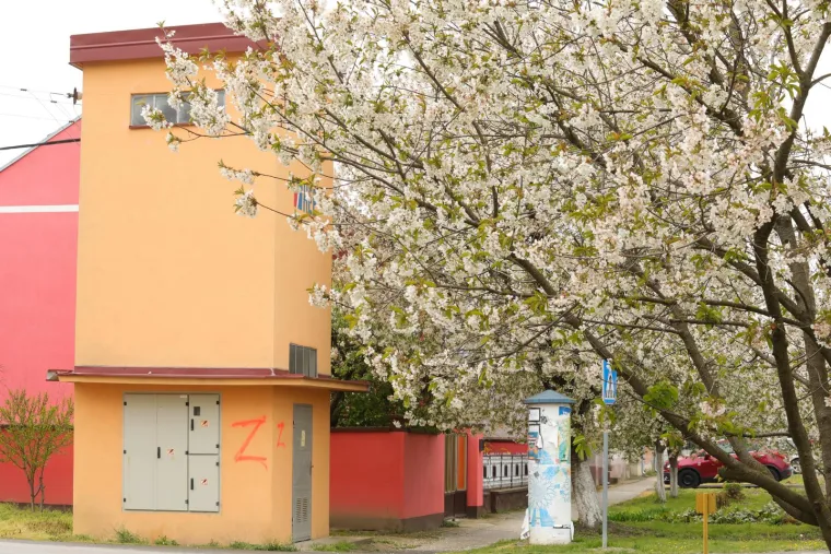 U Bijelom Brdu kod Osijeka na nekoliko lokacija osvanulo zloglasno slovo Z, isto ono koje ruski krvnici koriste na vojnim vozilima