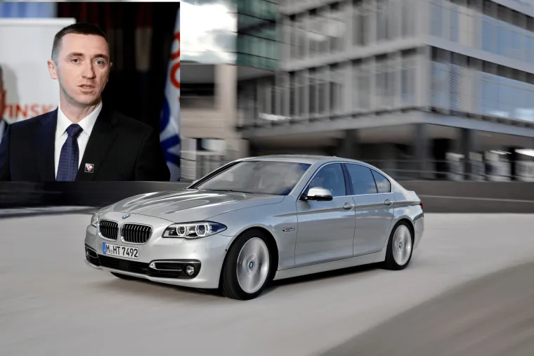 Gradonačelnik Vukovara i predsjednik Domovinskog pokreta, Ivan Penava, vozi BMW 520d iz 2016. koji vrijedi 160.000 kuna. U njegovom je vlasni&scaron;tvu i Dacia Dokker iz 2013., a koju cijeni na 47.500 kuna