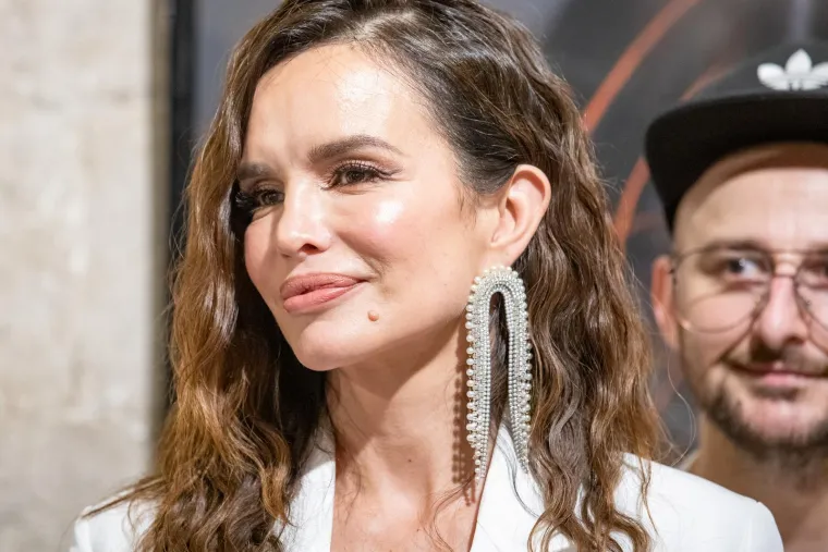 Od visoke pletenice do zavodljivih kovrča: Severina svaku frizuru isfura kao da je rođena s njom, koja vam je naj?