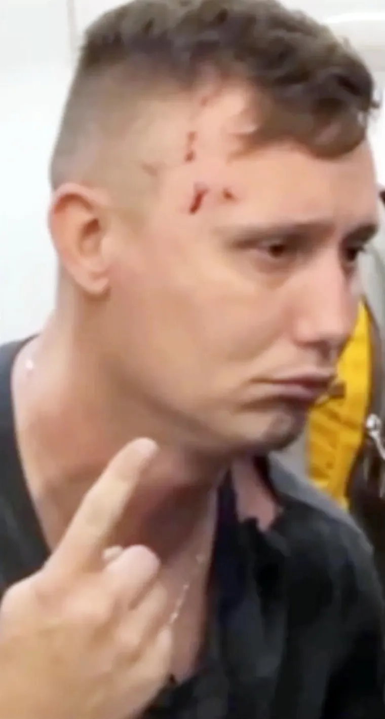 Ovo je provokator koji je isprovocirao Mikea Tysona. Nećete vjerovati &scaron;to mu je sve radio. Pa, koliko lud i pijan može&scaron; biti za ovo?!