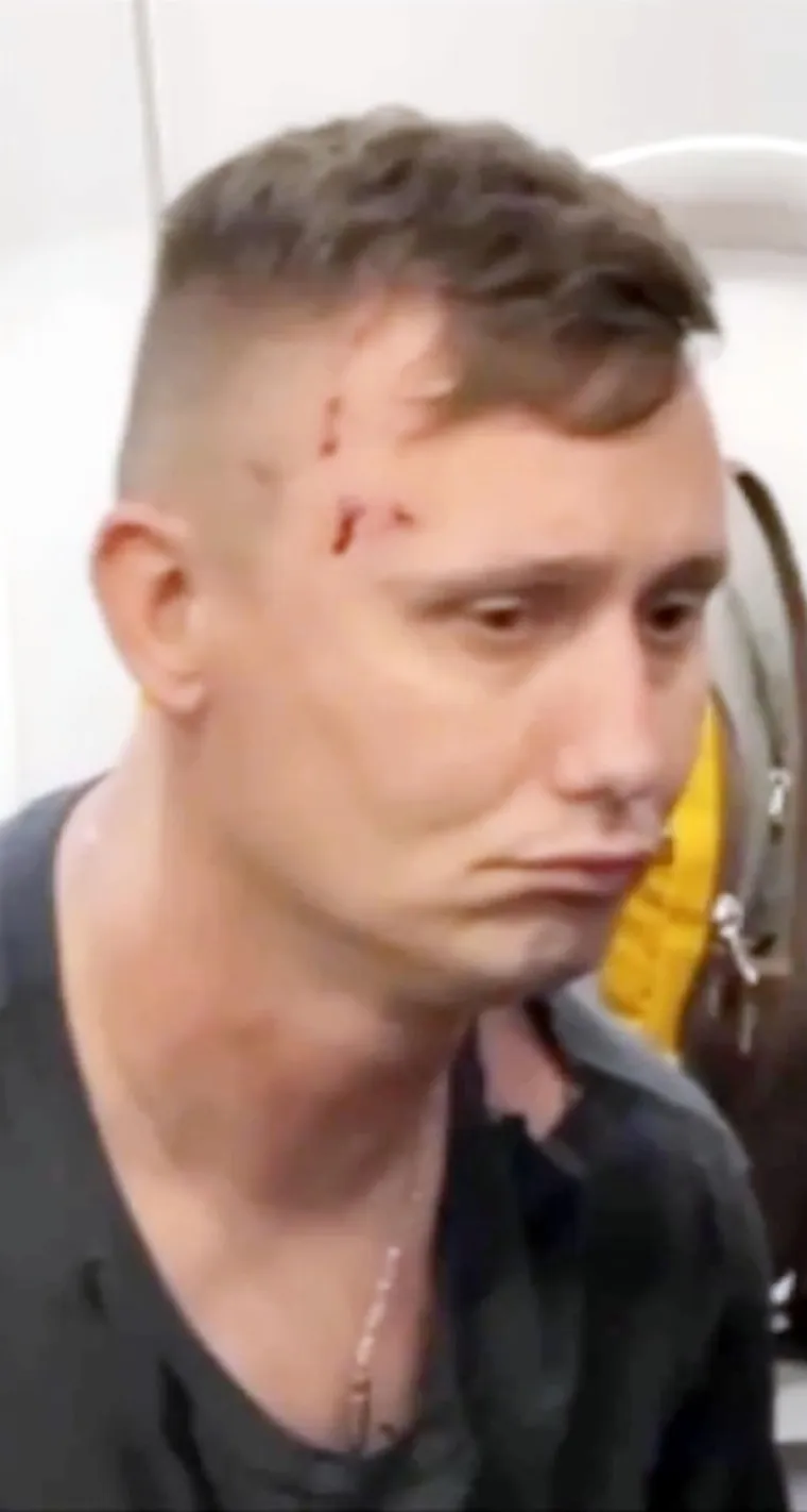 Ovo je provokator koji je isprovocirao Mikea Tysona. Nećete vjerovati &scaron;to mu je sve radio. Pa, koliko lud i pijan može&scaron; biti za ovo?!