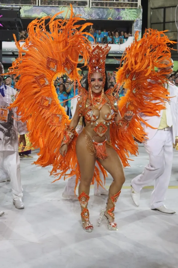 Goli&scaron;ave Brazilke stvorile pomutnju na karnevalu: Tijela su im fantazija, a najvi&scaron;e tkanine imaju na - glavi