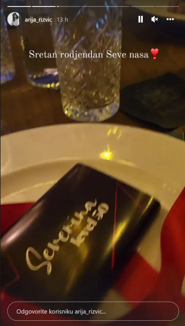 Svi uzvanici dobili su poklončić na kojem je pisalo "Severina level 50". 