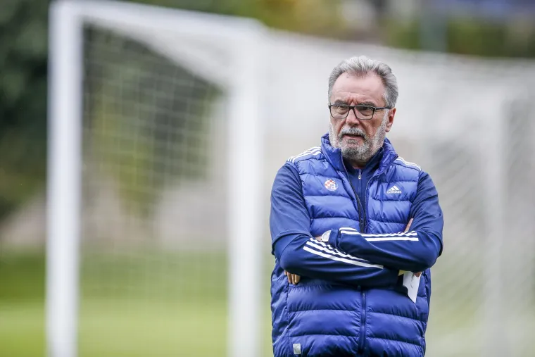 Ante Čačić preuzeo kormilo Dinama, biv&scaron;i izbornik odradio prvi trening s momčadi, procurile fotke