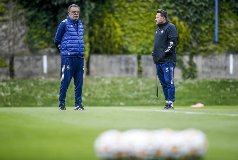 Ante Čačić preuzeo kormilo Dinama, biv&scaron;i izbornik odradio prvi trening s momčadi, procurile fotke