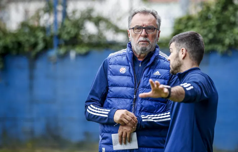 Ante Čačić preuzeo kormilo Dinama, biv&scaron;i izbornik odradio prvi trening s momčadi, procurile fotke