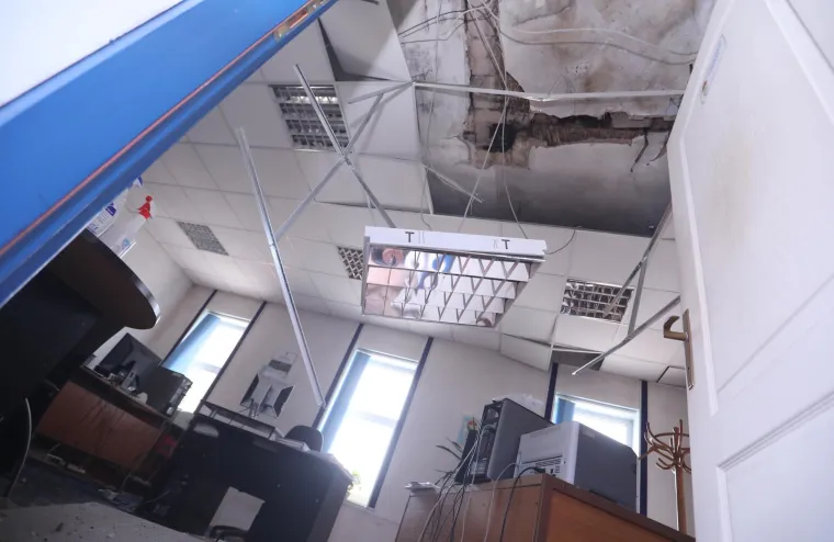 Posljedice razornog potresa: Sa stambene zgrade u Mostaru pale cigle, djevojka poginula nakon &scaron;to se stijena sru&scaron;ila na kuću...