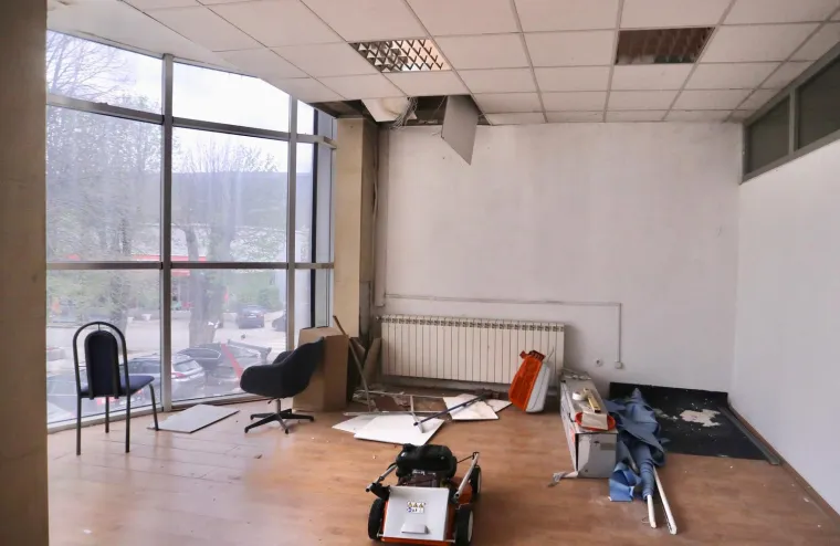 Posljedice razornog potresa: Sa stambene zgrade u Mostaru pale cigle, djevojka poginula nakon &scaron;to se stijena sru&scaron;ila na kuću...