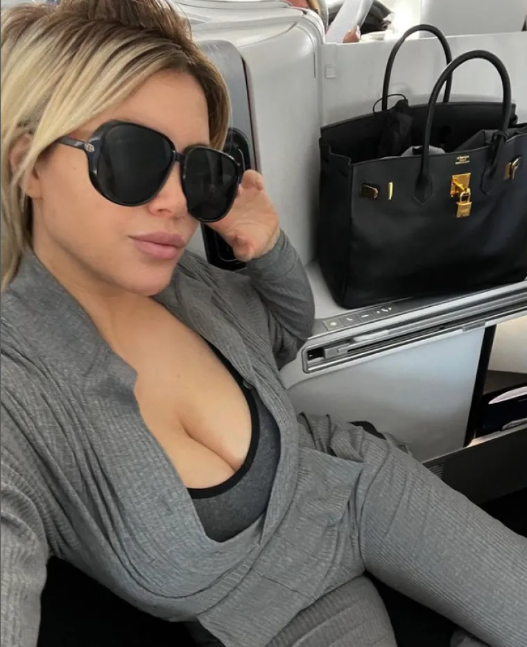 Wanda Icardi se slikala nakon treninga i to bez grudnjaka. Grudi joj provirivale na sve strane
