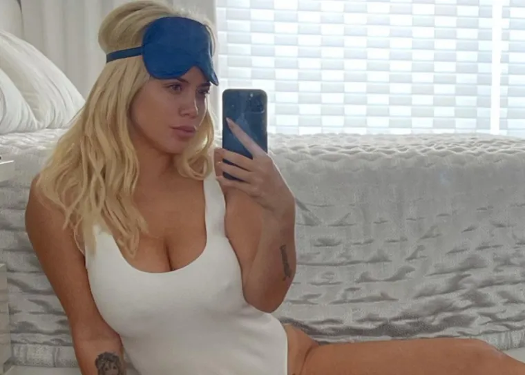 Wanda Icardi se slikala nakon treninga i to bez grudnjaka. Grudi joj provirivale na sve strane