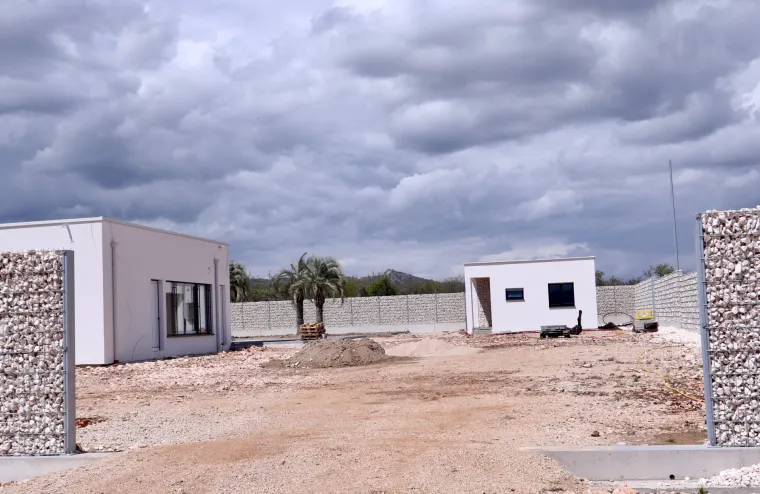 Pogledajte luksuznu vilu braće Mamić koja je niknula u Ljubu&scaron;kom: Djelomično obložena kamenom, kamena ograda...