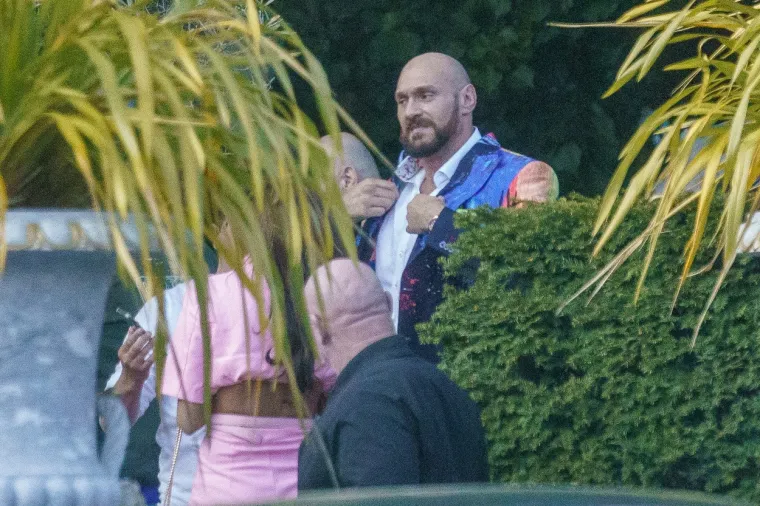 Paparazzi tajno uhvatili Tysona Furyja na pobjedničkom tulumu svih tuluma