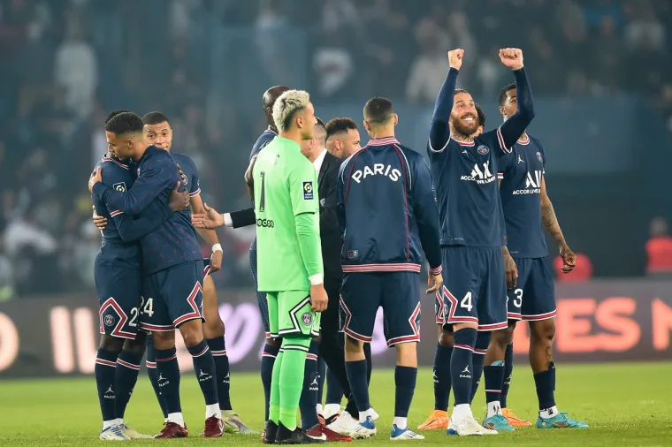 Navijači osramotili igrače PSG-a, ove scene s proslave naslova Messi, Mbappe, Neymar i ekipa će još dugo pamtiti
