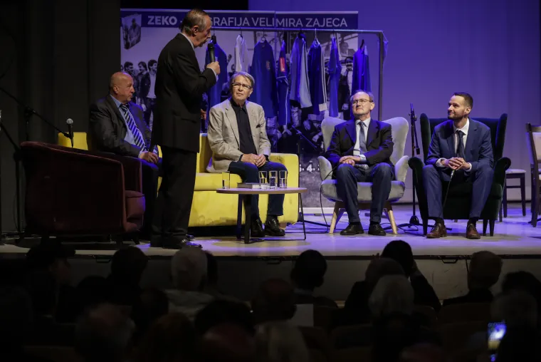 Kolinda je opet u centru pažnje: Odu&scaron;evila vitkom figurom i osmijehom, a zasjenila je i Milu Horvat koju odavno nismo vidjeli