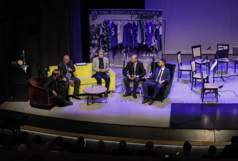 Kolinda je opet u centru pažnje: Odu&scaron;evila vitkom figurom i osmijehom, a zasjenila je i Milu Horvat koju odavno nismo vidjeli