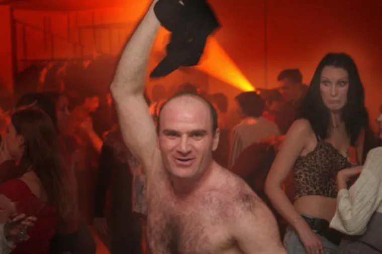 Oti&scaron;la korona kada je stigla sezona, a s njom su se vratili i kaotični prizori u noćnim klubovima: Evo najgorih!