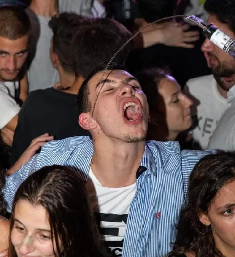 Oti&scaron;la korona kada je stigla sezona, a s njom su se vratili i kaotični prizori u noćnim klubovima: Evo najgorih!