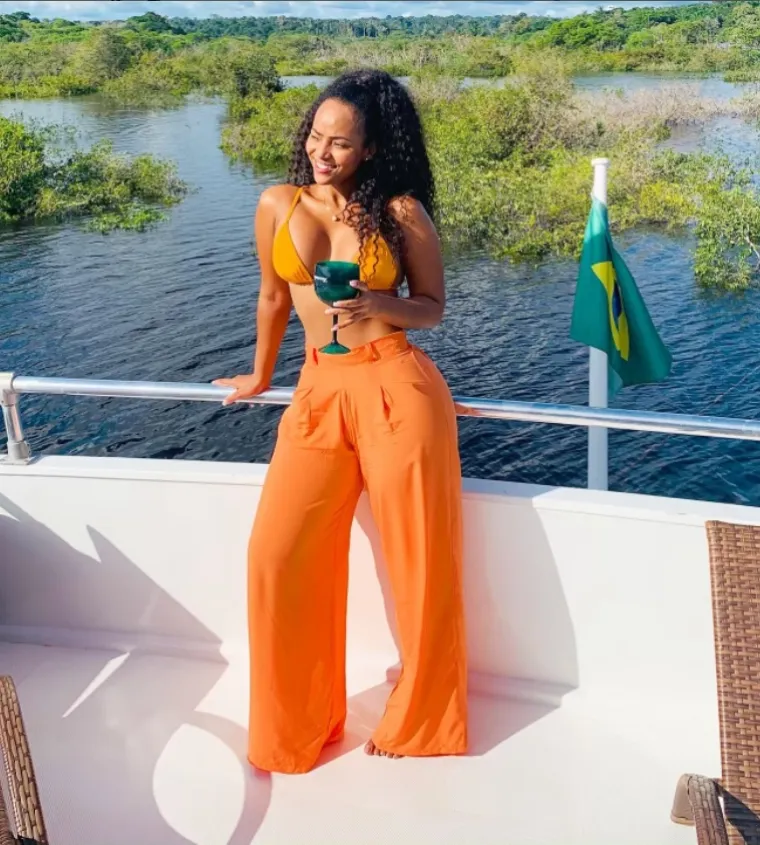 U čijem se to društvu našao legendarni Brazilac? Missica za kojom se morate okrenuti, na Instagramu pratitelje dovodi do ludila