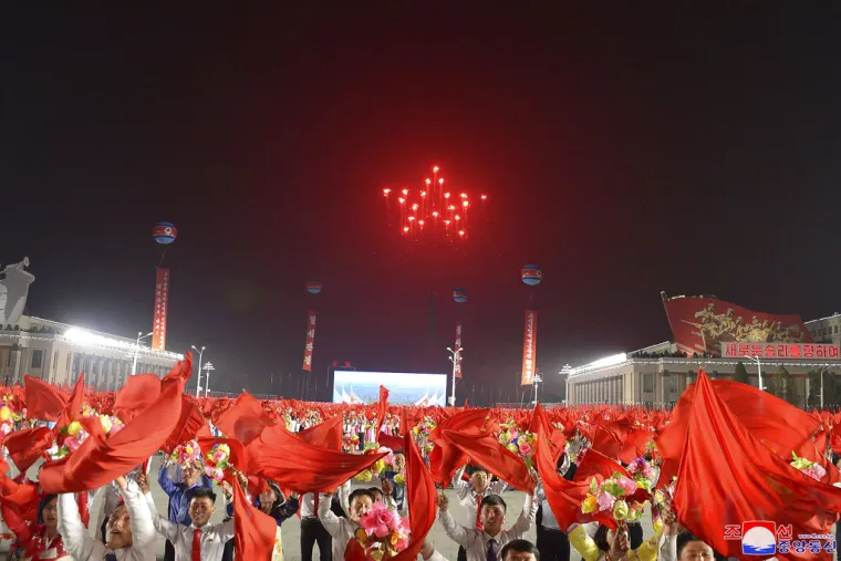 Pogledajte demonstraciju sile Sjeverne Koreje! Kim Jong Un najavio ubrzani razvoj nuklearnog oružja