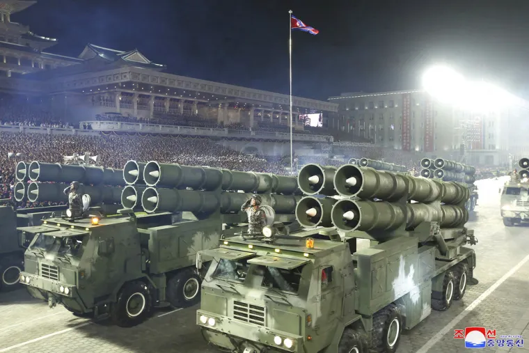 Pogledajte demonstraciju sile Sjeverne Koreje! Kim Jong Un najavio ubrzani razvoj nuklearnog oružja