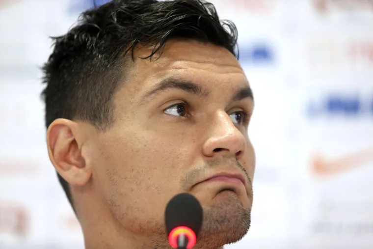 Prošle je godine Lovren brojne raznježio svojom gestom koja se odnosi na pozamašnu  donaciju dječjem odjelu karlovačke bolnice. Naime, Lovren je donirao novac još 2020. godine, uz molbu da ta vijest ne izađe u medijima. Bolnica je to ispoštovala 2020. godine, ali ju je objavila godinu dana kasnije, u blagdanskom duhu. 