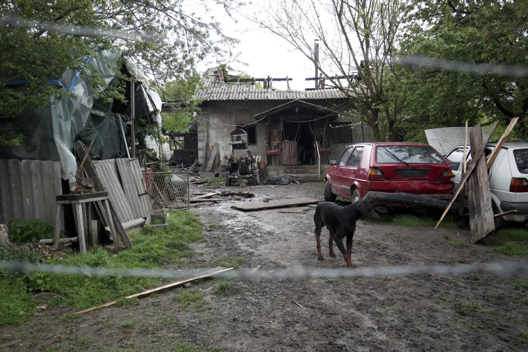 Drama na intervenciji! Vatrogasci do&scaron;li ugasiti požar, a mu&scaron;karac im prijetio da će ih ustrijeliti