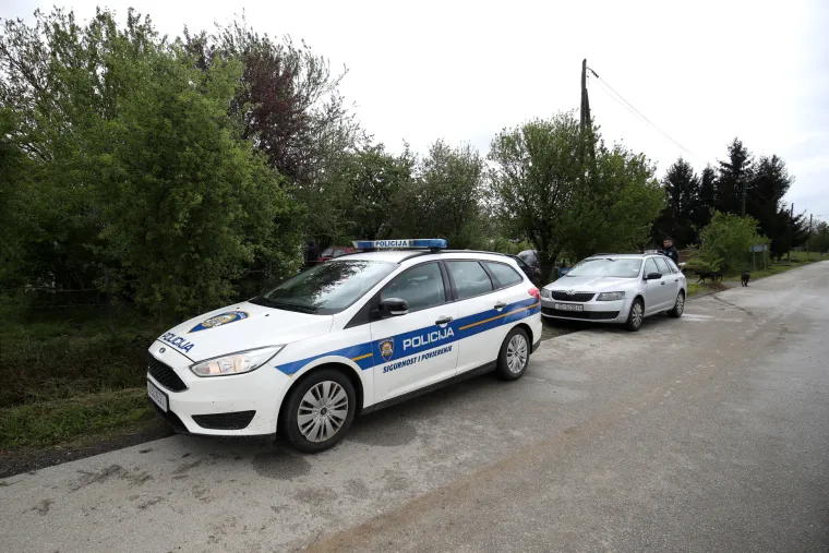 Drama na intervenciji! Vatrogasci do&scaron;li ugasiti požar, a mu&scaron;karac im prijetio da će ih ustrijeliti