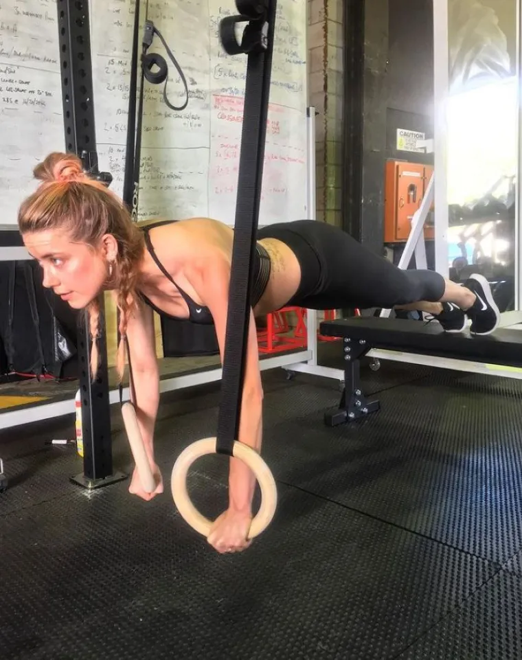 Depp je svjedočio o Heardinoj &ldquo;potrebi za sukobom&rdquo; i njezinoj sklonosti da ga proganja tijekom svađa, dok je on poku&scaron;avao otići i odvojiti se od nje. Dokazi koji su prikazani ranije na suđenju uključuju audio snimke Heard na kojima moli Deppa da ne odlazi i da ostane s njom, nakon &scaron;to je pokazao želju za prekidom.