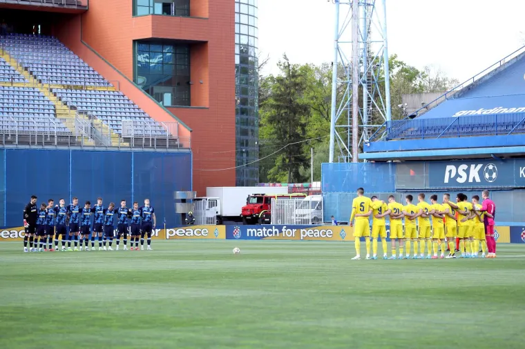 Zagrebački i kijevski Dinamo odigrali utakmicu za mir, susret iz svečane lože pratila i Kolinda