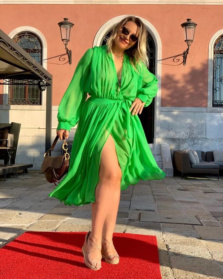 Bilo kuda, istaknuta noga svuda: Snježana Mehun Schillinger osvaja paparazze u omiljenoj pozi