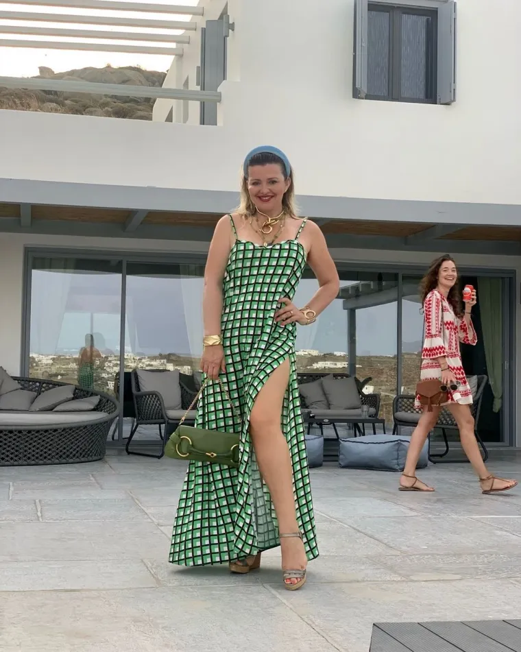Bilo kuda, istaknuta noga svuda: Snježana Mehun Schillinger osvaja paparazze u omiljenoj pozi