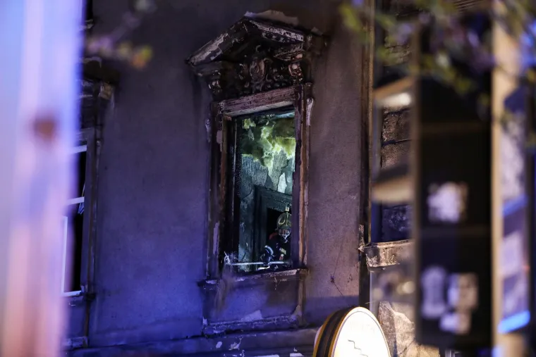 Planuo požar u zgradi u Zagrebu, vatrogasci ljestvama spu&scaron;tali zarobljene ljude