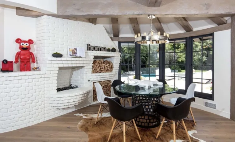 Machine Gun Kelly se isprsio i kupio nevjerojatnu vilu: Sada&scaron;nja je valjda postala premala za čudne seks-rituale s Megan Fox