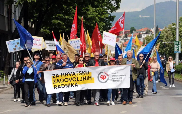 Praznik rada se nakon dvije godine vratio na ulice: Dok su jedni uživali u suncu i grahu, drugi su prosvjedovali